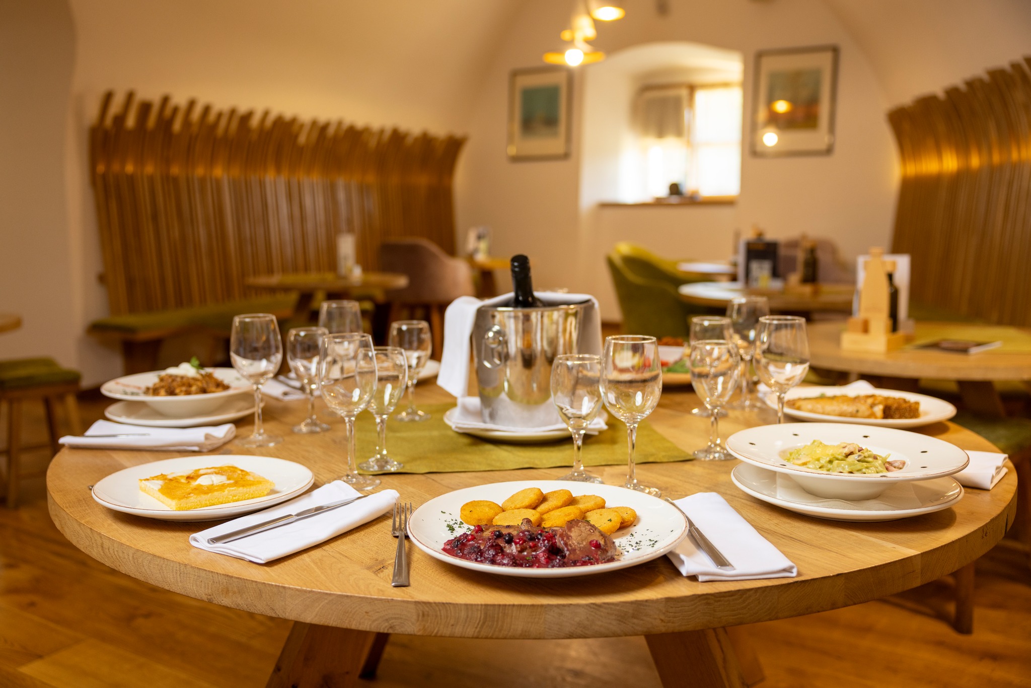Restoran i pivnica uz utvrdu
